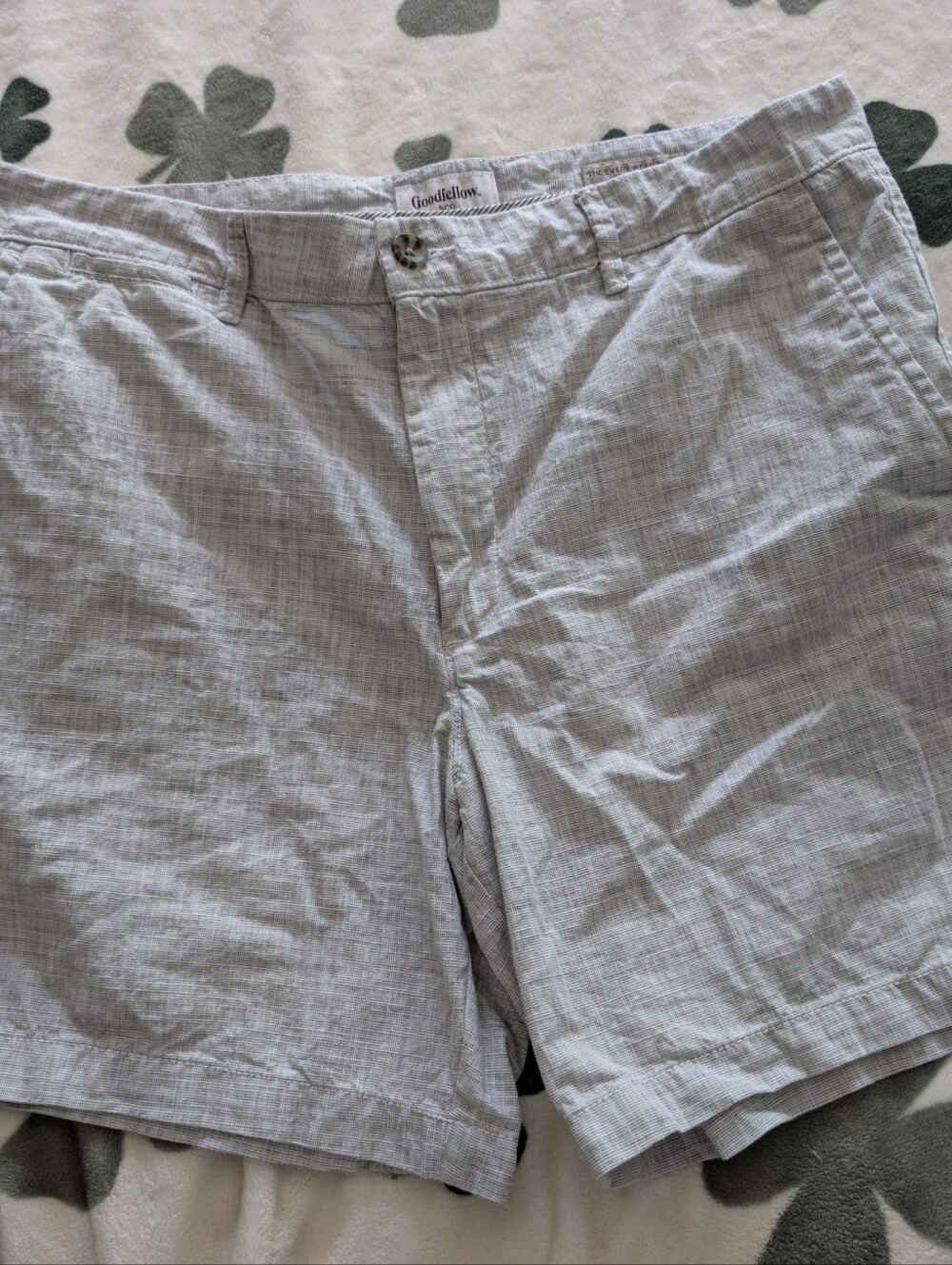 Men's Light Gray Flat-Front Casual Shorts Goodfellow & Co Size 34